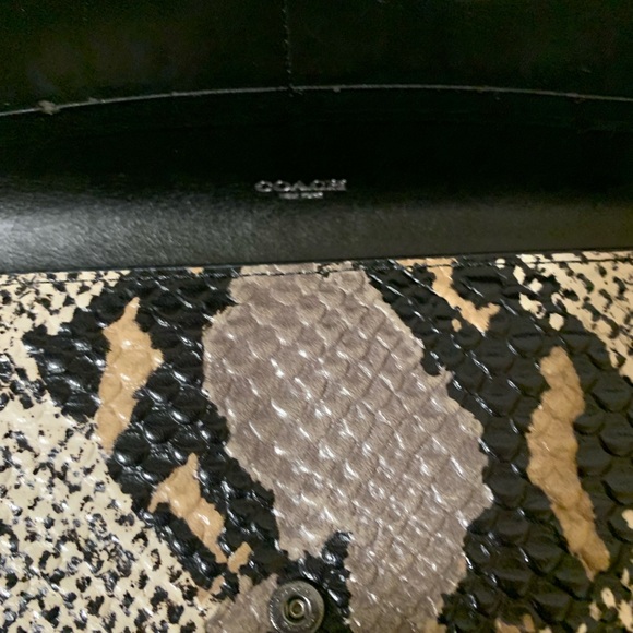 Coach Python Print wallet flap snap closure - Picture 5 of 10